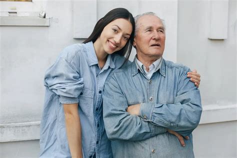 relatie oudere man|Verliefd op een oudere man: Ontdek hoe je het een。